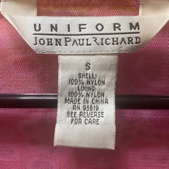 Beautiful sequin short sleeve summer top. - Picture 3 of 4